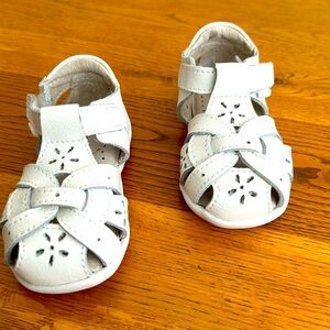 Pediped Toddler sandal like new. Excellent Condition!